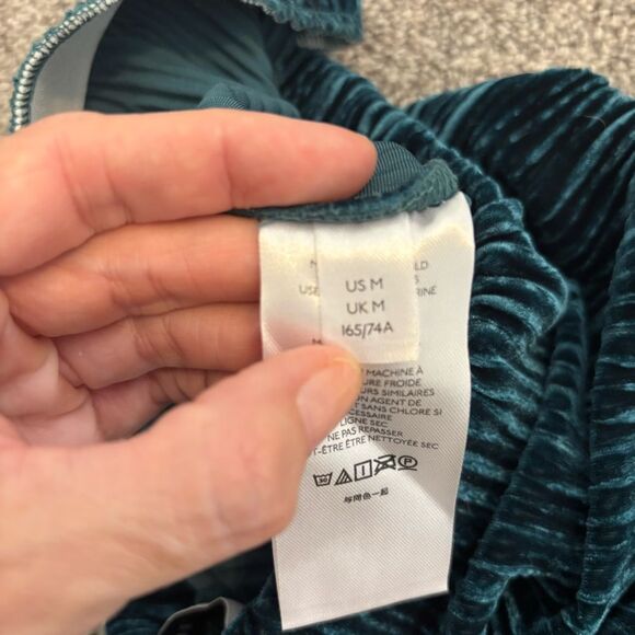 Urban Outfitters Rosie Velvet Plisse Flare Pant, Teal size M - Picture 7 of 8